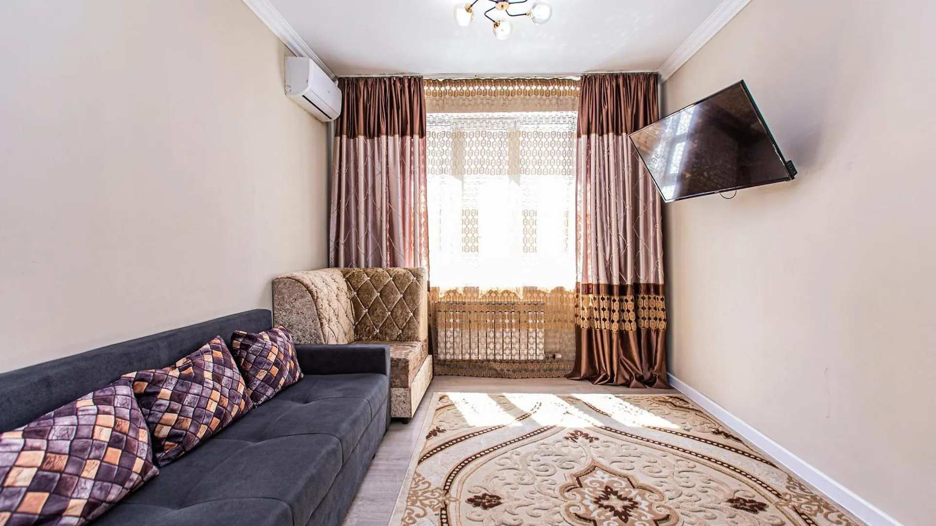 Удобная 2 Комнатная Квартира В Центре Алматы Apartment  Almaty