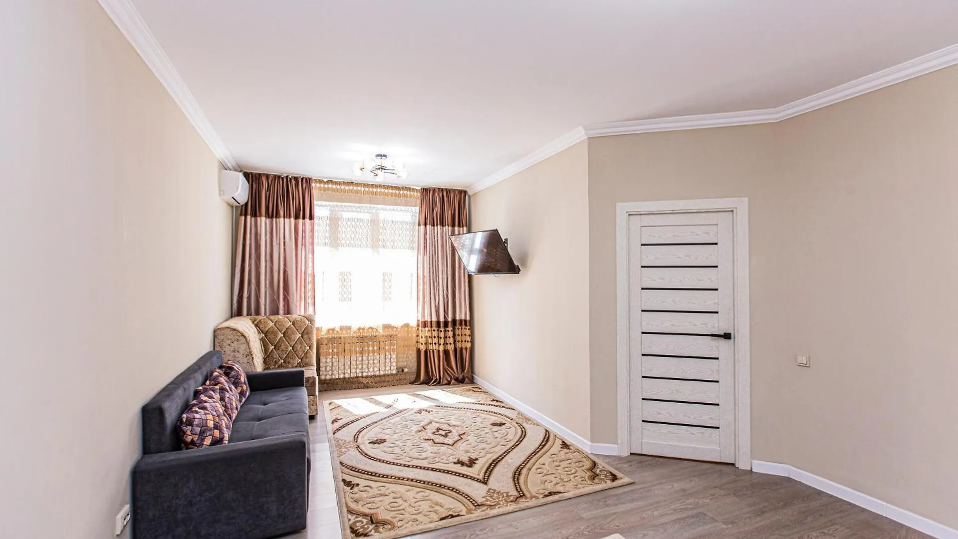 Удобная 2 Комнатная Квартира В Центре Алматы Apartment